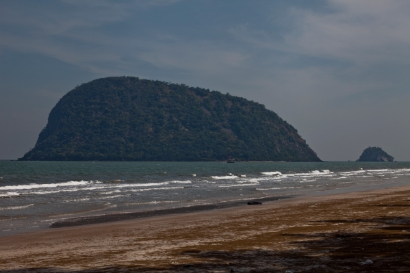 The beach at Sam Roi Yot